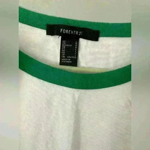 ❤️ 3/$15 Never Worn Oversized Green & White Short Sleeve Crop Large - Picture 4 of 5